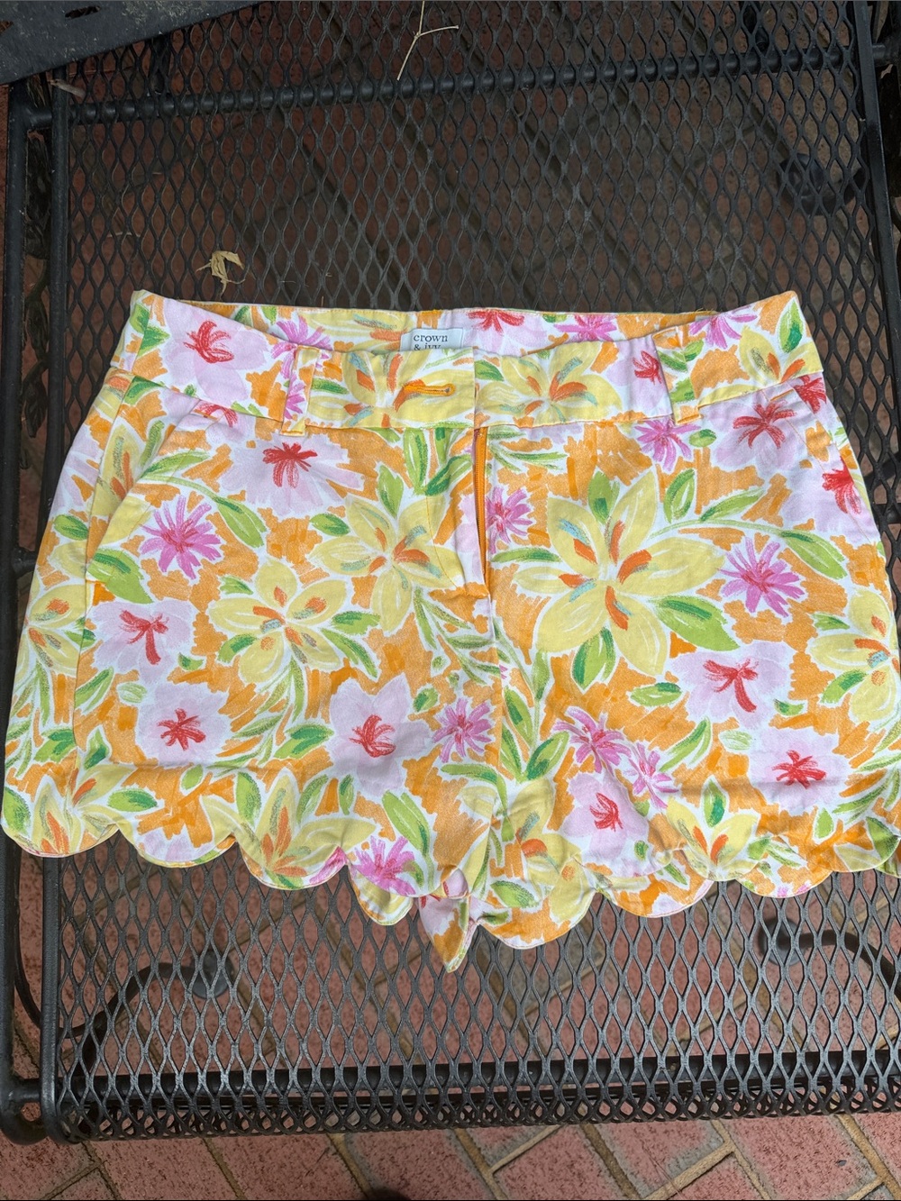 crown & ivy Yellow Floral Scallop Hem High-Waist Shorts